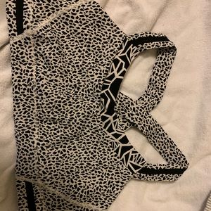 Lululemon sports bra